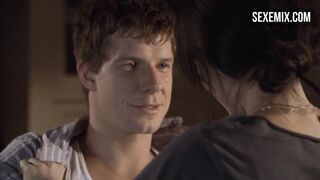 Escenas de sexo de Eric Mabius (Tim) y Mia Kirshner (Jenny) "The L Word"