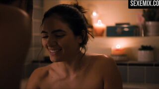 Rosanny Zayas, Arienne Mandi bañándose en el baño - The L Word: Generation Q