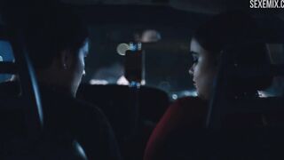 Barbie Ferreira pipe en voiture, scène dans - Euphoria