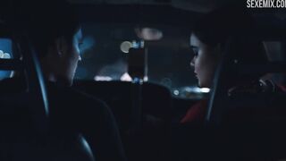 Barbie Ferreira pipe en voiture, scène dans - Euphoria