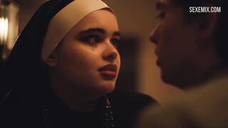 Barbie Ferreira recibe cunnilingus en un baño, escena - Euphoria