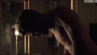 Escena de sexo fallido con Elizabeth Lail en You