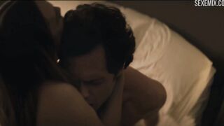 Escena de sexo en la cama de Victoria Pedretti de la serie - Tú