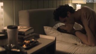 Escena de sexo en la cama de Victoria Pedretti de la serie - Tú