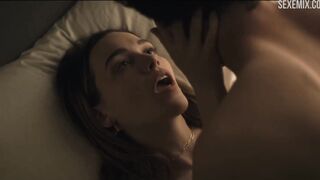 Escena de sexo en la cama de Victoria Pedretti de la serie - Tú