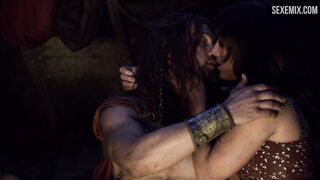 La chaude Erin Cummings fait l'amour, scène dans Spartacus