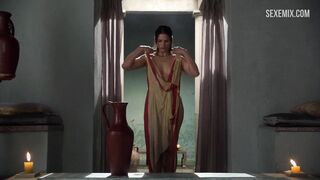 Katrina Law muestra grandes pechos y coño, escena en Spartacus