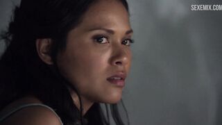 Katrina Law muestra grandes pechos y coño, escena en Spartacus