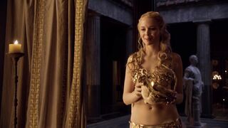 Escena sexy de Brooke Harman en la serie - Spartacus