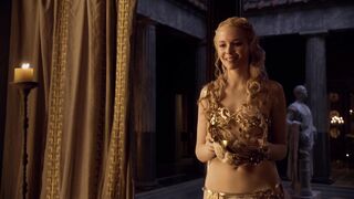 Escena sexy de Brooke Harman en la serie - Spartacus