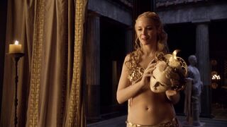 Escena sexy de Brooke Harman en la serie - Spartacus