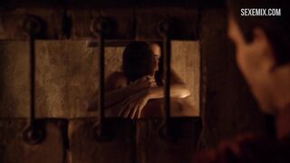 Katrina Law Sex Escena de sexo con los pechos desnudos en Spartacus