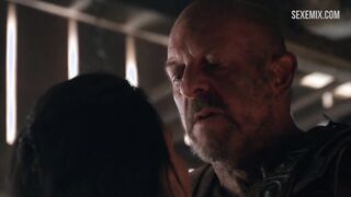 Escena del intento de violación de Katrina Law - Spartacus