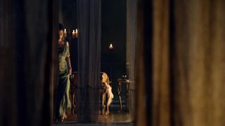 Jaime Murray espía a Lucy Lawless durante el sexo, escena en Spartacus