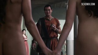 La esclava Jessica Grace tiene sexo con un gladiador, escena en Spartacus