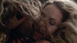 Scena di sesso bollente di Ellen Hollman in - Spartacus