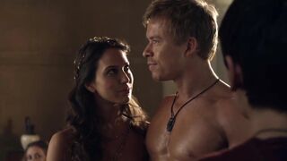 Scena erotica con schiave del sesso, scena in - Spartacus