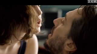 Adele Exarchopoulos Chair Sex - scena in Down by Love