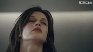 Genç ve Güzel'deki Marine Vacth Cowgirl Seks sahnesi