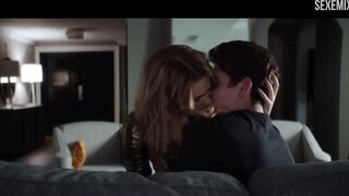 Escena de sexo en la cama vestida de Josephine Langford - Después de chocar