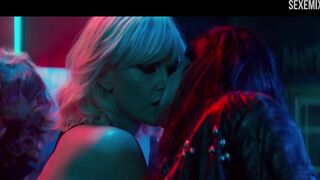 Escena de beso de Sofia Boutella y Charlize Theron en Atomic Blonde