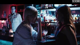 Erika Linder seduce en un bar, escena en Below Her Mouth