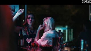 Erika Linder seduce en un bar, escena en Below Her Mouth