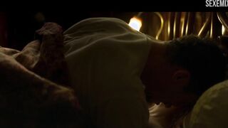 Eleanor Tomlinson follando en la escena de la cama en Colette