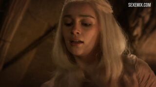 Emilia Clarke Vaquera, escena de Juego de Tronos