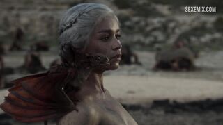 Emilia Clarke desnuda entre las cenizas, escena de Juego de Tronos