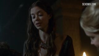 Sexo com carícias de Charlotte Hope e Stephanie Blacker, cena em Game of Thrones