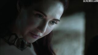 Carice van Houten seduce escena en Juego de Tronos