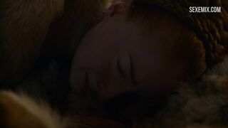 Sophie Turner follada a lo perrito, escena de Juego de Tronos