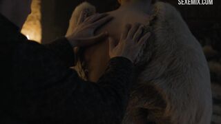 Sophie Turner follada a lo perrito, escena de Juego de Tronos