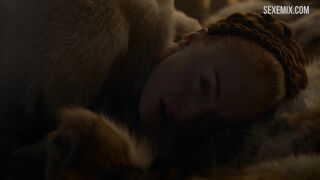 Sophie Turner follada a lo perrito, escena de Juego de Tronos