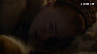 Sophie Turner follada a lo perrito, escena de Juego de Tronos