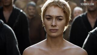 Lena Headey marche nue dans la foule, scène dans Game of Thrones