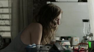 A Allison Williams le lamen el coño y la follan por detrás, escena en Girls