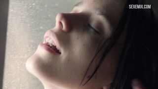 Stacy Martin extractos de escenas de sexo con diferentes parejas, escena en Nymphomaniac: Vol. I