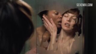 Pechos de Milla Jovovich, Sexo Interacial lésbico, en película calibre .45