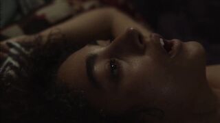 Momento sexy de Golshifteh Farahani, escena en Punto Ciego