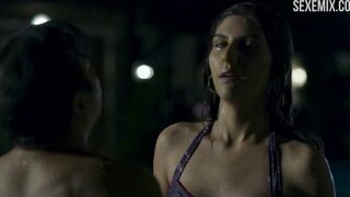 Elnaaz Norouzi in bikini, Nuoto in piscina, scena in Sacred Games