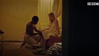 Dakota Fanning scène interracial sexy dans Sweetness in the Belly (2019)