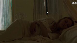 Dakota Fanning scène interracial sexy dans Sweetness in the Belly (2019)