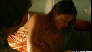 Adele Exarchopoulos desnuda, escena en Revenir (2019)