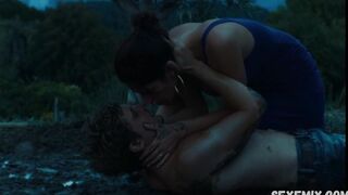 Adele Exarchopoulos desnuda, escena en Revenir (2019)