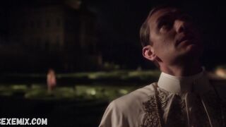 La chaude Olivia Macklin nue, scène dans The Young Pope (2016)