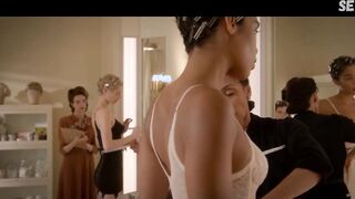 Laura Harrier muestra el cuerpo en ropa interior, escena en Hollywood (2020)