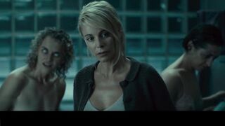 Mia Esteve, Laura Barba, Catalina Munar Nuas - Los ojos de Julia (2010)