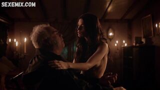 La calda Janet Montgomery, scena sexy a Salem s01e01 2014